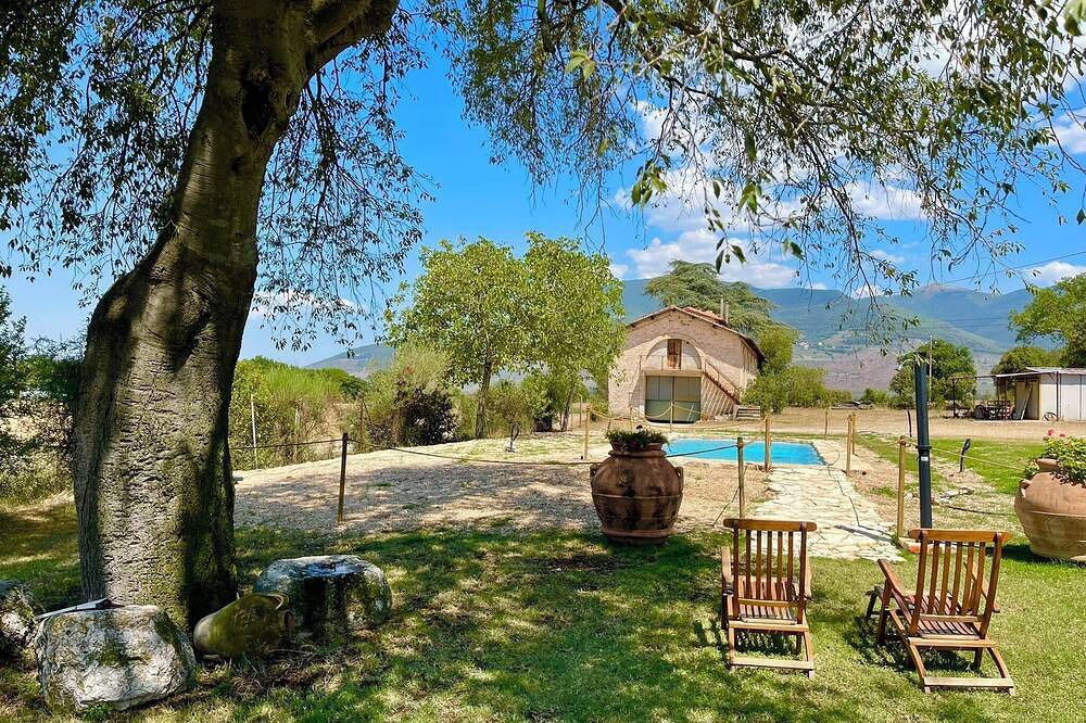 Exclusive Pool-Open All Year/Spoleto Biofarm-Sleeps 8/Walk To Shops, Bar Etc in Spoleto, Provincia de Perugia