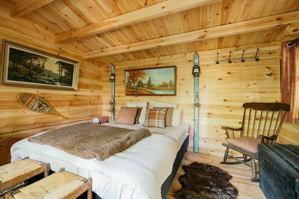 Entire apartment, La Cabane Du Trappeur   Lyon Country House in Caluire-et-Cuire, Rhône