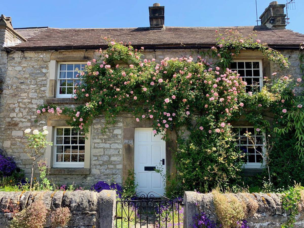 Three-Bedroom Holiday Home in Ashford in the Water, Derbyshire