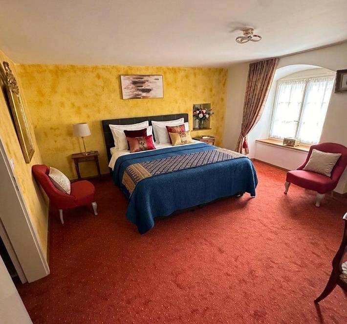 Hôtel pour 2 personnes, avec vue sur le lac ainsi que terrasse et vue, animaux acceptés à Hauterive