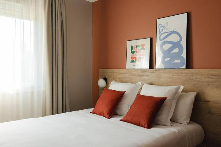 Hôtel pour 4 personnes, avec piscine et terrasse, animaux acceptés à Chambray-lès-Tours