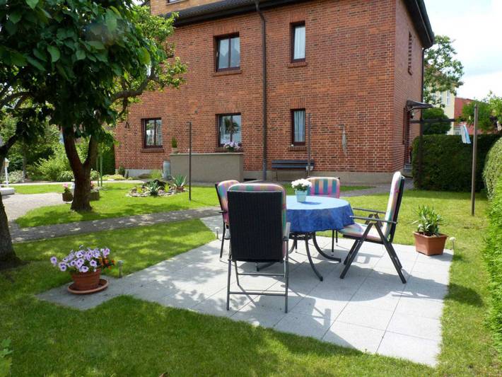 Ferienwohnung für 2 Personen, mit Terrasse und Garten an der Müritz