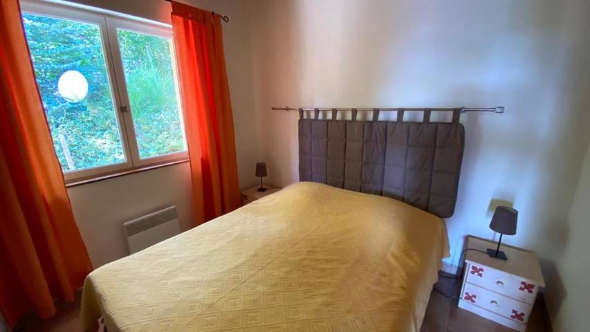 Location de vacances pour 5 personnes, avec piscine et jardin à Doissat - 4