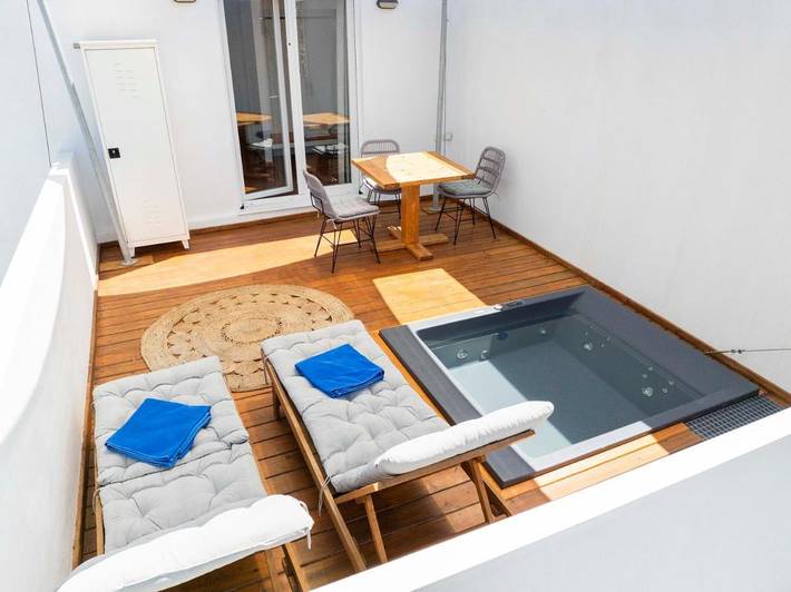 Maison d’hôte pour 4 personnes, avec piscine ainsi que jacuzzi et jardin, adapté aux familles dans Syros - 3