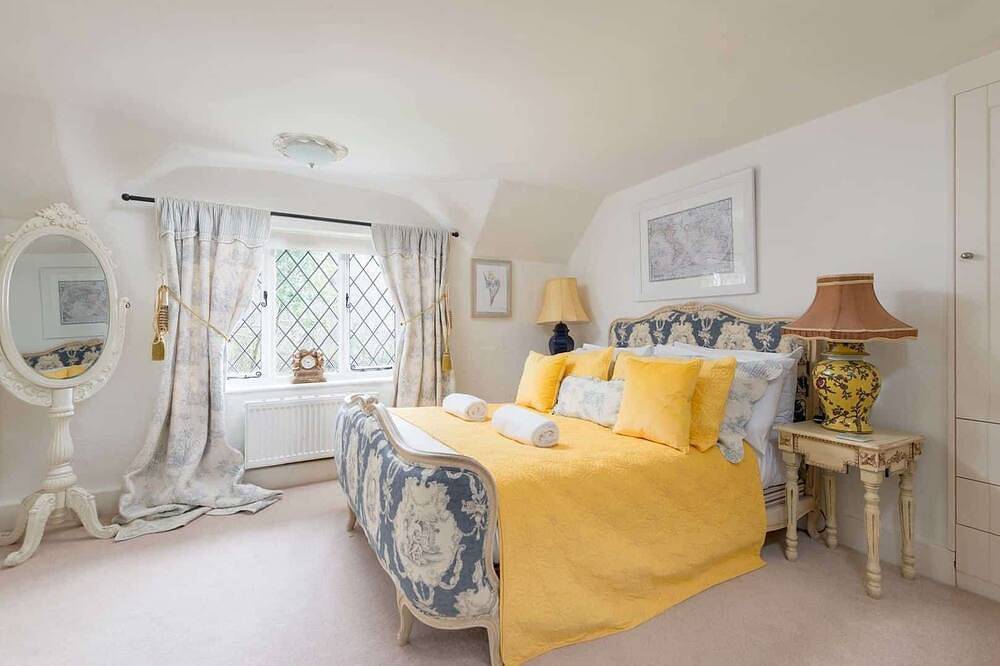 Forest Drove Cottage in Ringwood, Hampshire