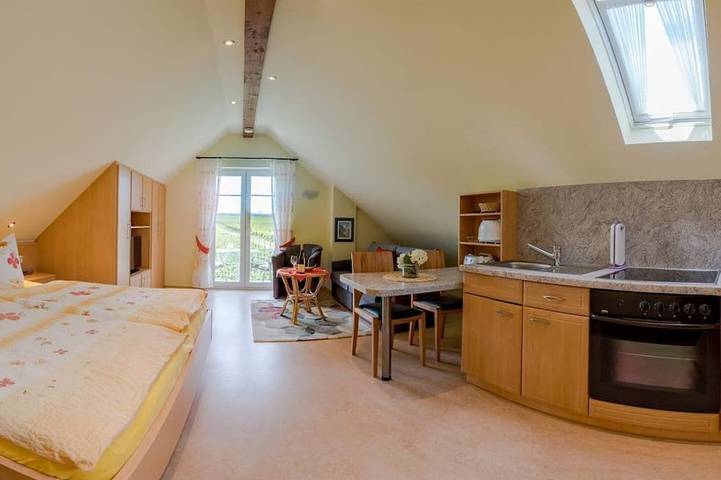 Ferienwohnung für 2 Personen, mit Balkon und Garten in Köwerich