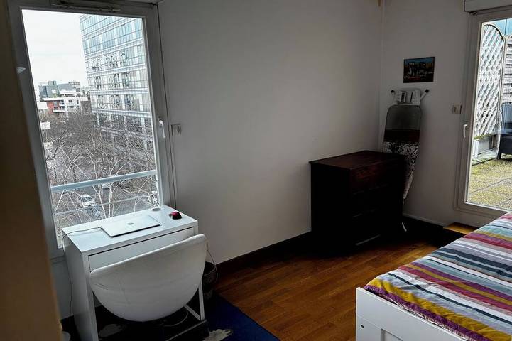 Entire apartment, Comfortable family apartment ideally located for visiting Paris in Saint-Ouen, Seine-Saint-Denis