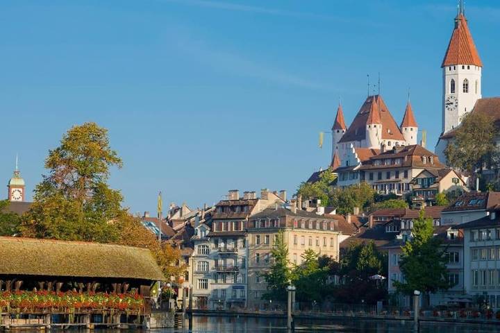 Gîte pour 10 personnes, avec vue et terrasse, animaux acceptés à Thun - 4