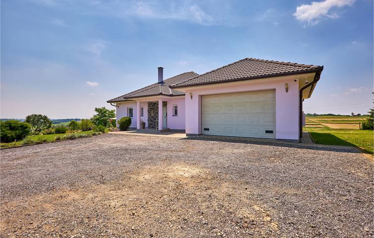 Gemütliche 2-Zimmer-Wohnung mit Pool, Terrasse und Grill in Koprivnica-Krizevci