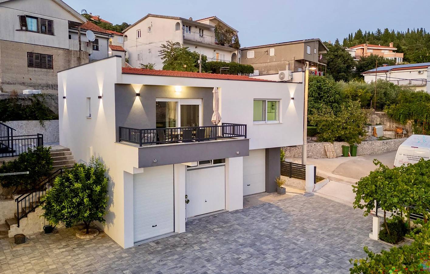 Gemütliche 200 m² große Ferienwohnung mit Pool und Terrasse in Vrgorac, 300 m vom Stadtzentrum entfernt in Vrgorac, Makarska Riviera