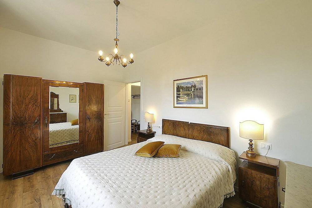 Appartamento intero, 5 minutes from the sea, Apartment \"La Stazione\", for families in the town center in Castagneto Carducci, Costa degli Etruschi
