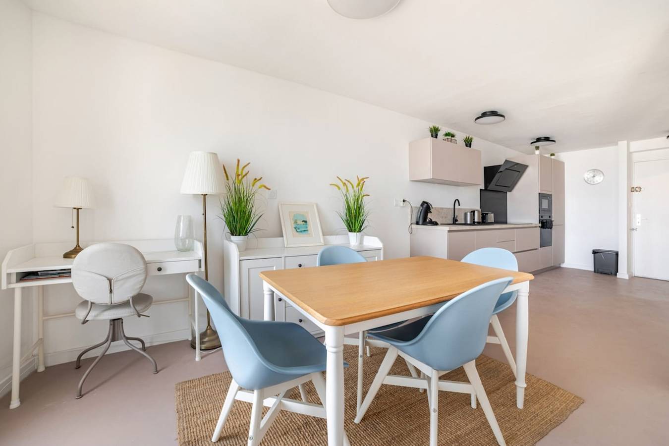 Ganze Wohnung, Ferienwohnung für 2 Personen mit Balkon in Sanary-sur-Mer, Toulon Region