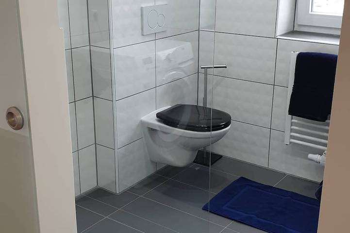 Ganze Wohnung, Klimatisierte Ferienwohnung 2, super Anbindung nach Wien + superschnellem Wlan in Neulengbach, Traisental