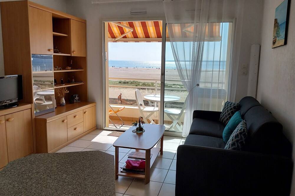 Appartement entier, Studio pour 2 personnes, parking privé numéroté in Saint-Brevin-les-Pins, Côte de Jade