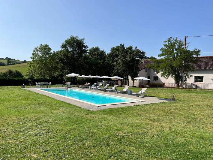 Location de vacances pour 10 personnes, avec piscine ainsi que jardin et vue à Sainte-Foy-d'Aigrefeuille - 2