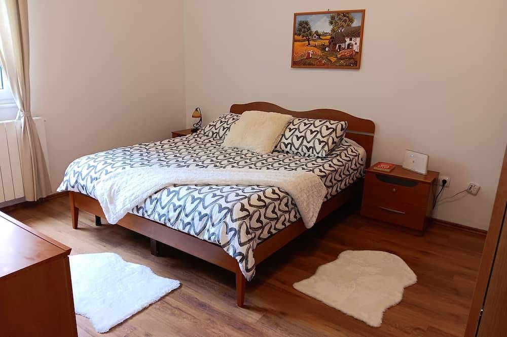 Home in Serene Village-Vineyards Views-Central To All Attractions-Highway in Zadar