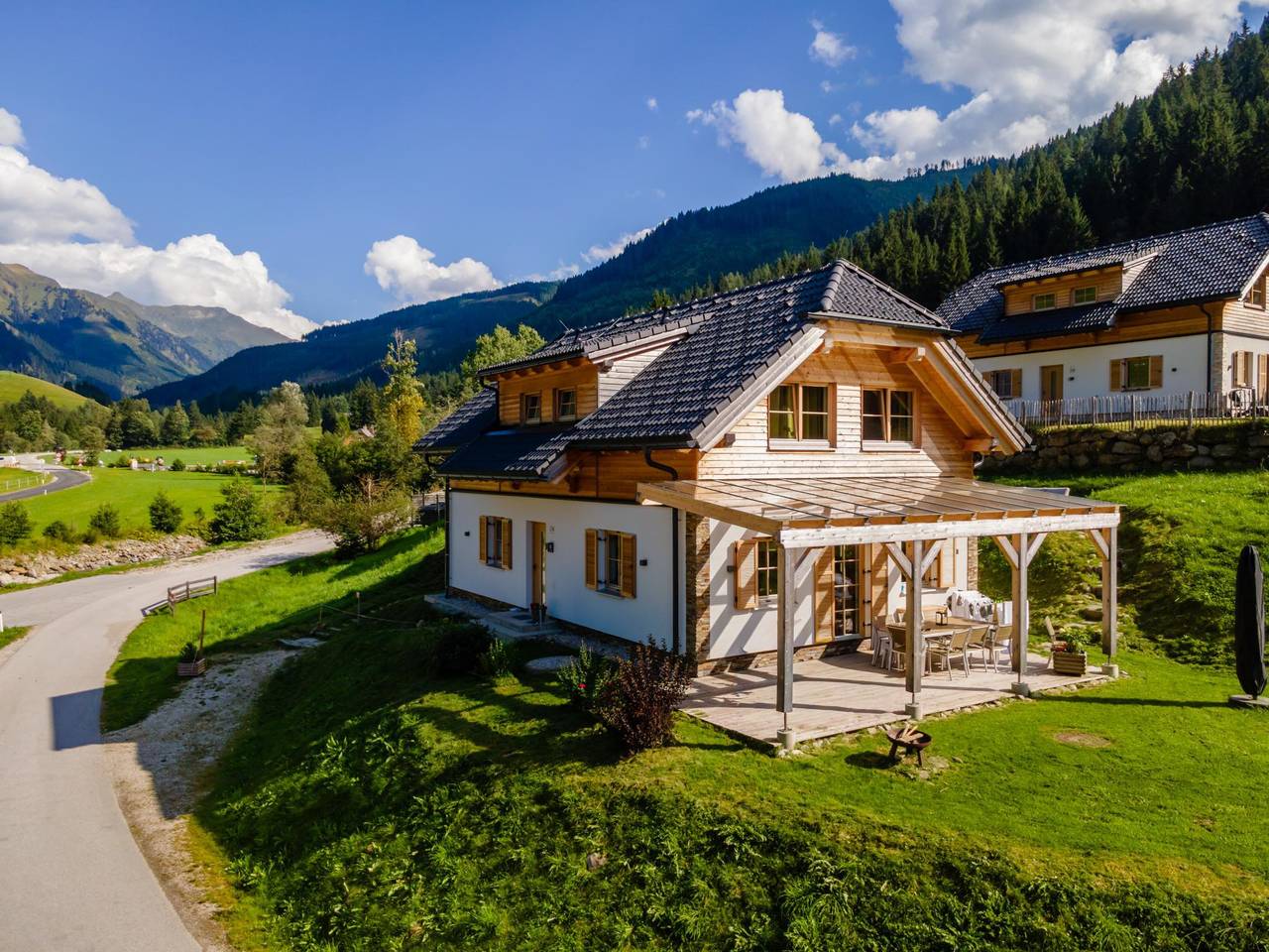 Chalet mit überdachter Terrasse und Sauna in Rottenmanner und Wölzer Tauern, Irdning-Donnersbachtal