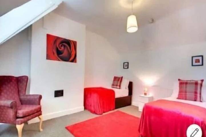Vacation rental for 6 people, with Hot tub in Nottingham