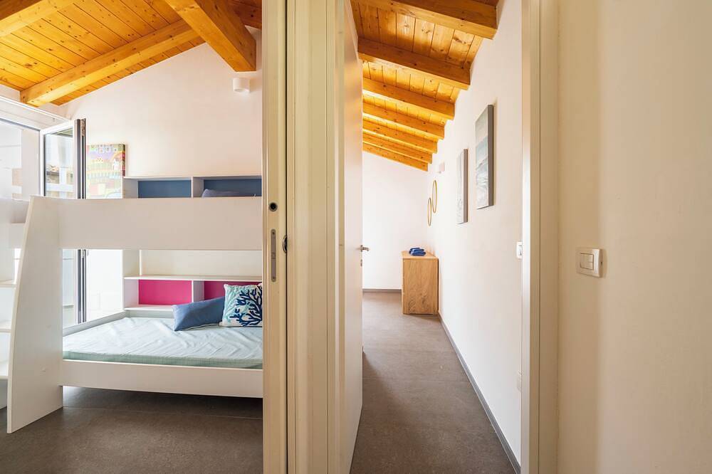Casa Indipendente a due Passi dal Centro Storico con Ampie Verande e Cortile in Tortolì, Ogliastra Provinz