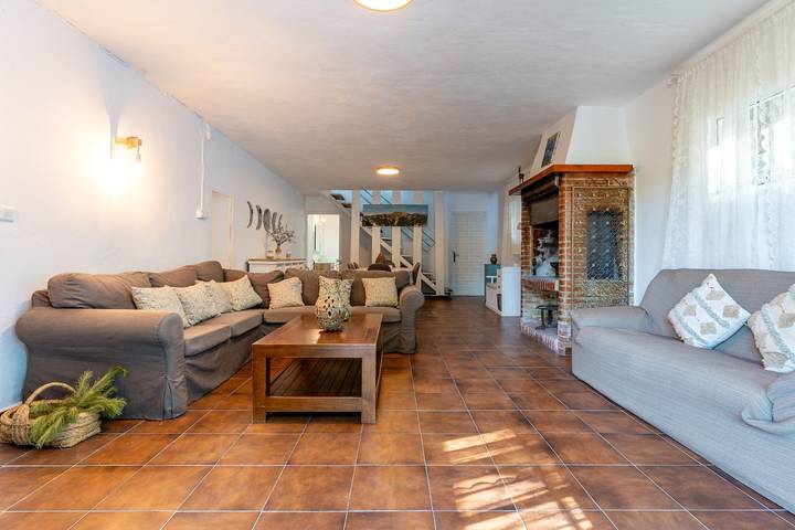 Casa rural para 22 personas, con jardín en Yunquera - 3