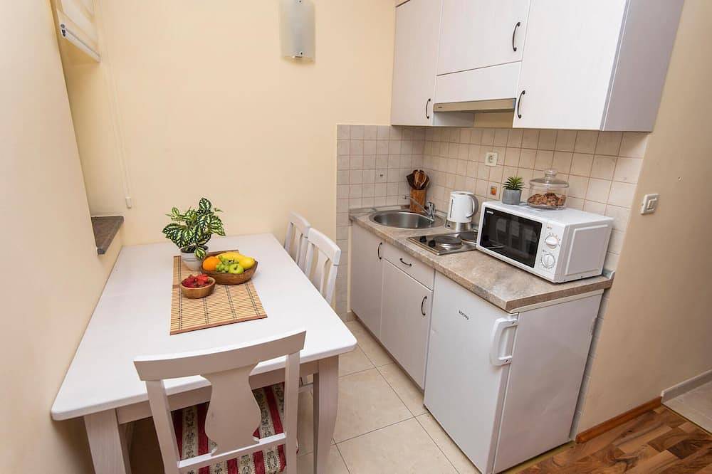 Apartamento entero, Bonito apartamento de 1 dormitorio en. in Split, Condado de Split-Dalmacia