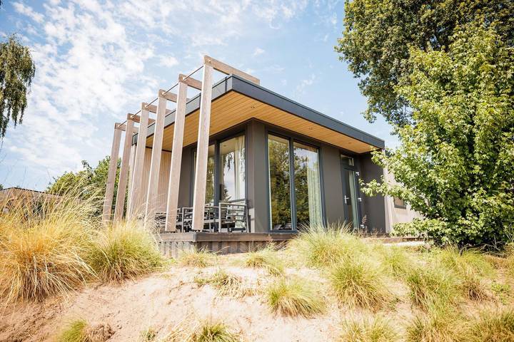 Vakantiehuis voor 4 personen, with Balkon/Terras and Terras as well as Zwembad in Bergen (Limburg)