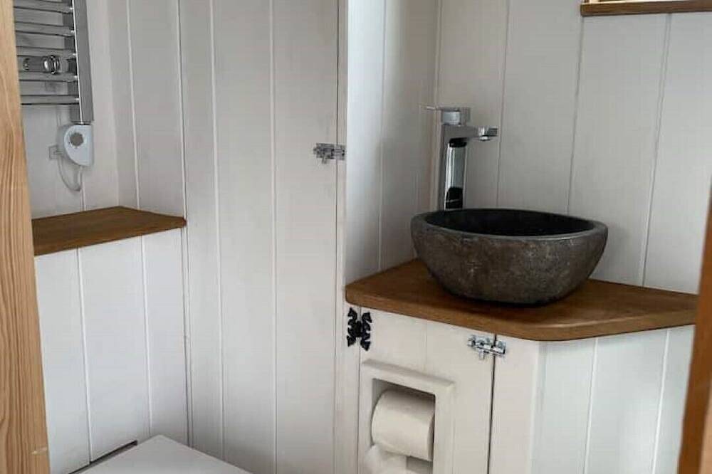 'Get Cosy' at The Hut on a working farm by the South Coast in Hayling Island, Havant