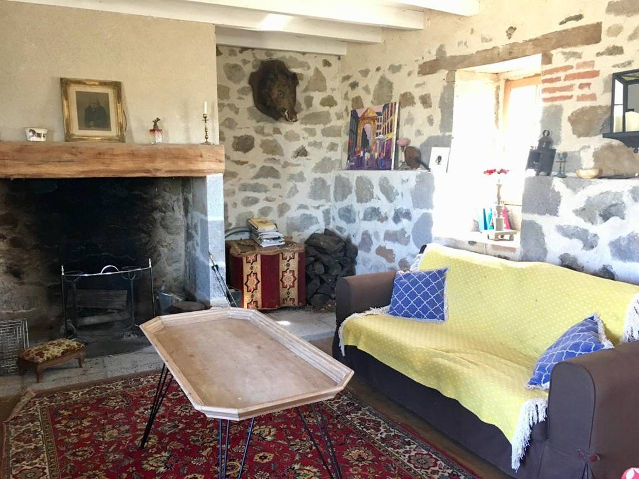 Casa espaciosa con vista a la montaña en Naucelles in Aurillac, Región de Aurillac