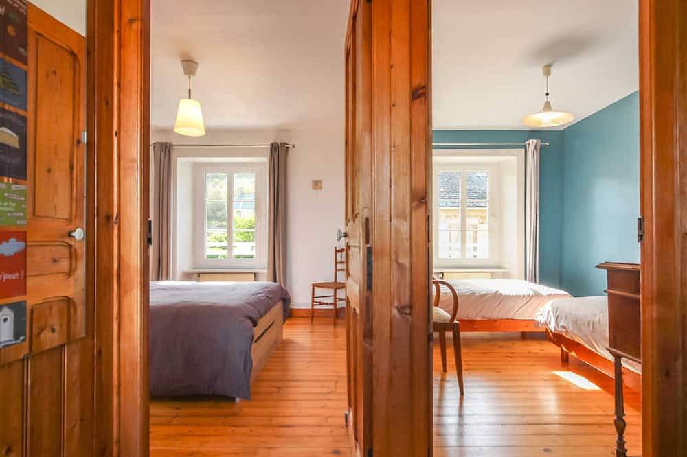 Encantadora casa familiar con jardín y aparcamiento en La Hague in Merquetot, La Hague