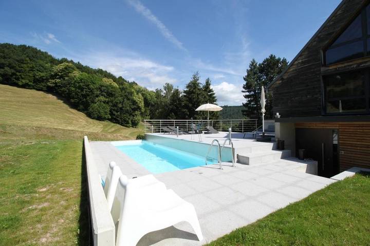 Location de vacances pour 2 personnes, avec jardin ainsi que vue et piscine à Lapoutroie - 2
