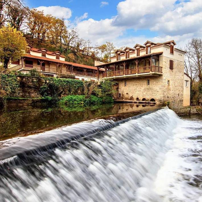 Gîte pour 11 personnes, avec terrasse et piscine