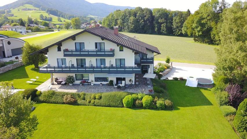Maison d’hôte pour 2 personnes, avec vue sur le lac ainsi que terrasse et jardin