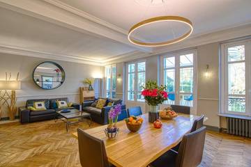 Location de vacances pour 7 personnes, avec jardin à Le Vésinet