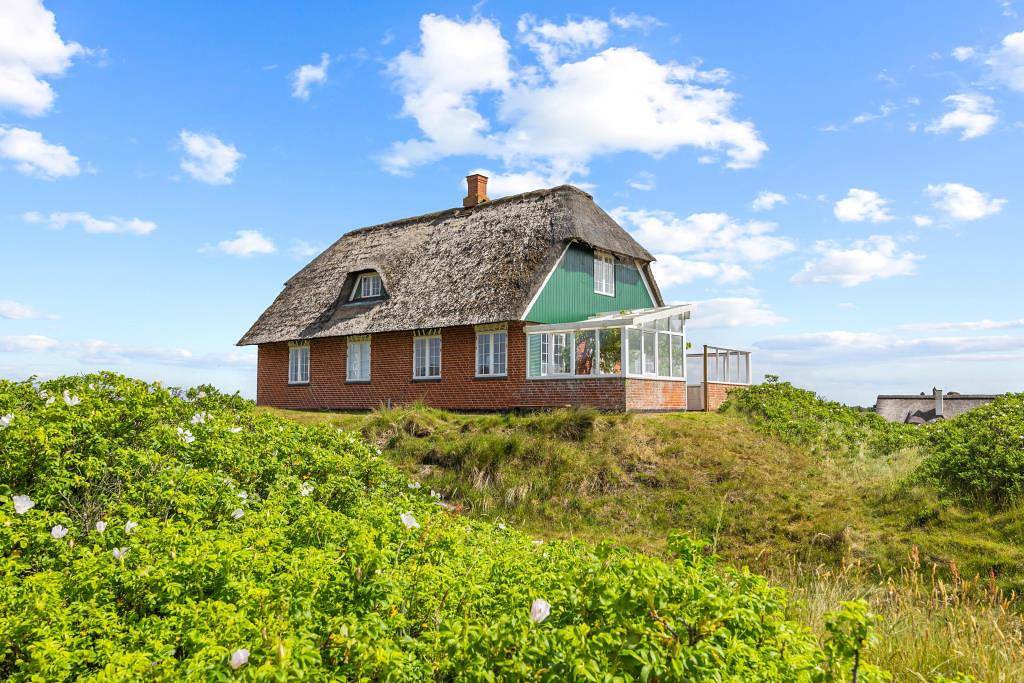 Charmerende, stråtækt sommerhus til 6 personer i Fanø Bad in Nordby, Wadden Sea National Park