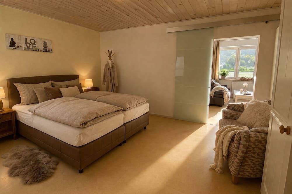 Ganze Wohnung, Ferienwohnung direkt am Rhein – Wasserblick & hundefreundlich, nahe Loreley in Sankt Goarshausen, Mittelrhein