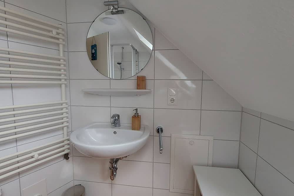 Entire apartment, Dog-friendly vacation apartment (75sqm) for 4 people with balcony & infrared cabin in Norden, Norden and Surroundings