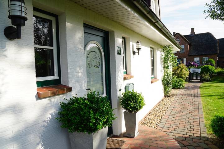 Ferienhaus für 3 Personen, mit Terrasse und Sauna sowie Garten in Oldsum - 2