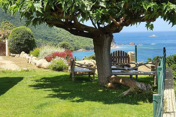 Location de vacances pour 8 personnes, avec jardin et terrasse, animaux acceptés à Villanova