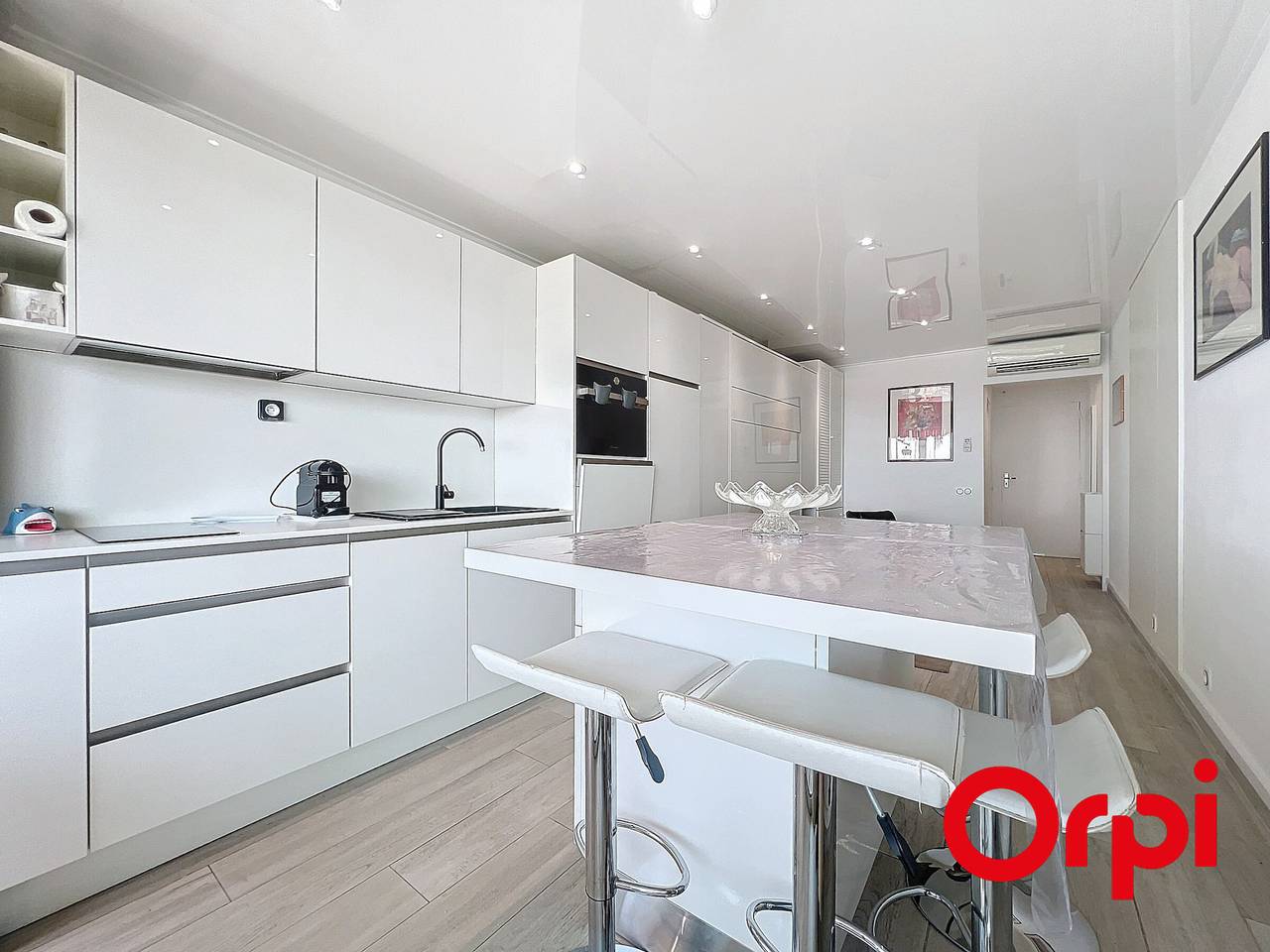 Studio entier, Studio rénové avec terrasse, climatisation et parking à Menton in Menton, Région de Nice