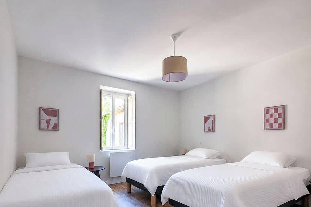 Appartement entier, Tranquiloue - Appart Centre-Ville 20min Puy du Fou in Les Herbiers, Vallée de la Loire