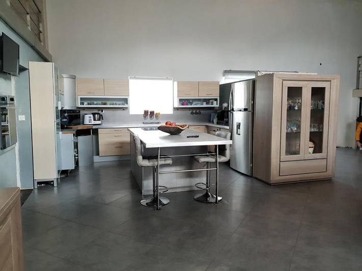 Location de vacances pour 13 personnes, avec piscine ainsi que vue et jardin, animaux acceptés à Le Creusot - 4