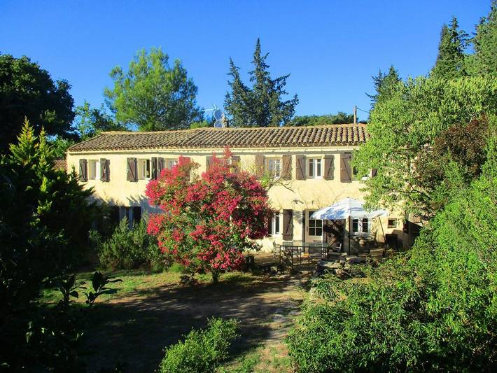 Gîte pour 8 personnes, avec piscine ainsi que terrasse et jardin, animaux acceptés à Uzès - 2