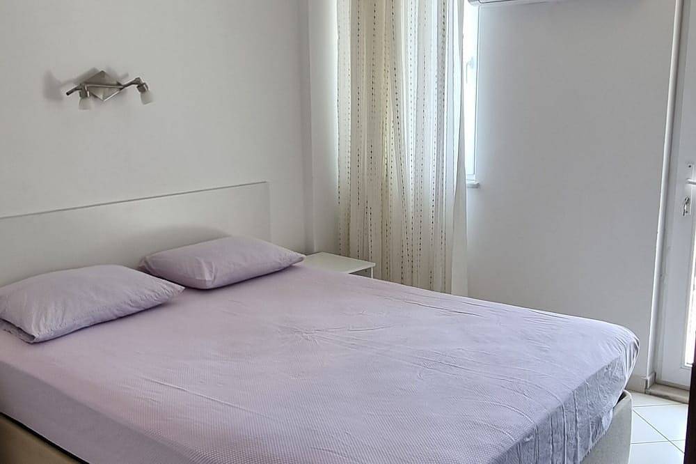 Apartamento entero, Apartamento moderno con piscina y jardín. in Kemer, Provincia de Antalya