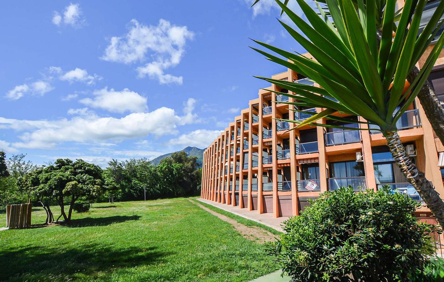 Apartamento vacacional entero, Encantador apartamento con piscina y terraza, cerca de la costa y del centro de la ciudad in Moriani-Plage, Francia