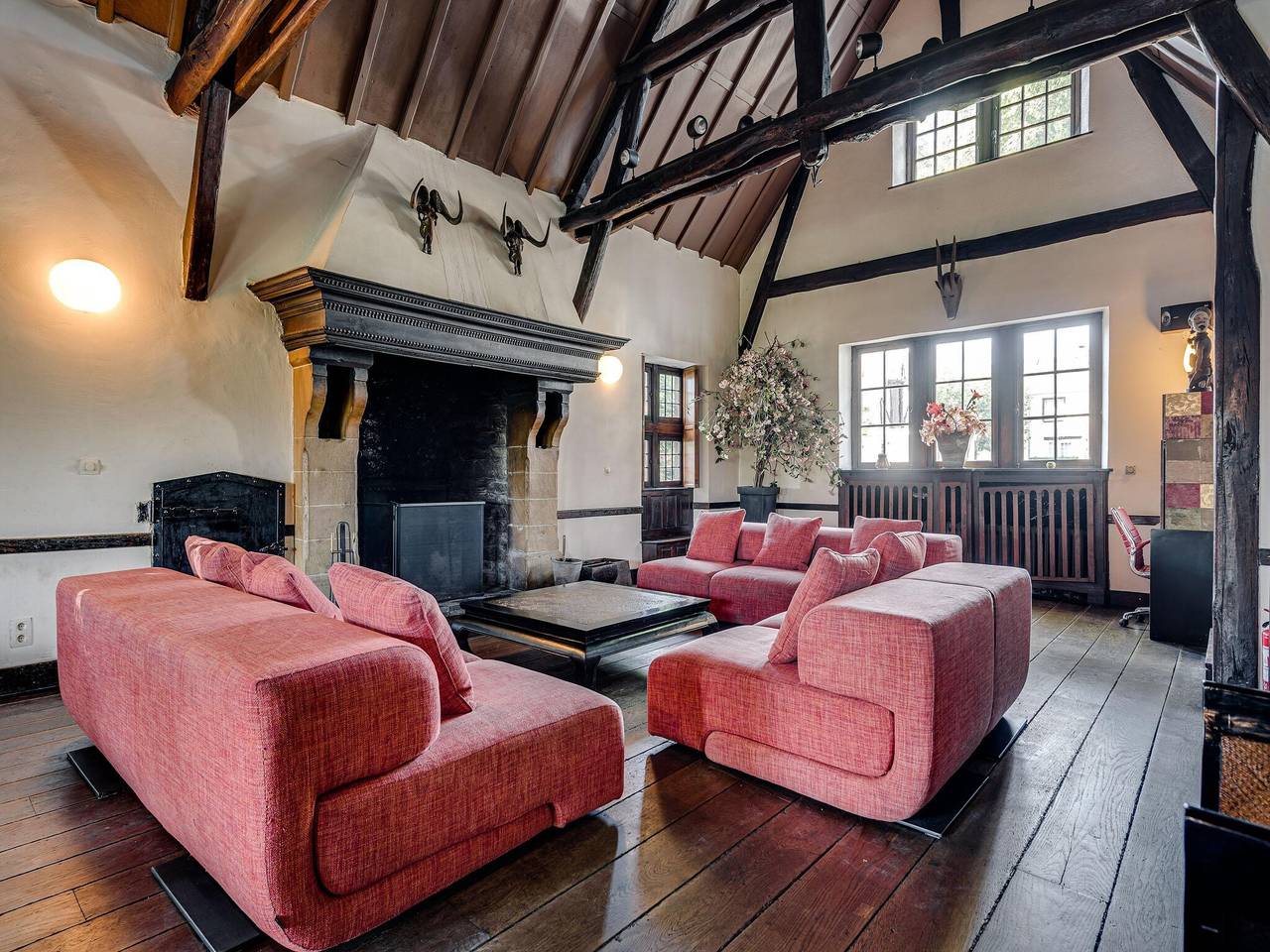 Imposing Holiday Home in Vielsalm with Recreation Room & Tennis Court in Vielsalm, Bastogne