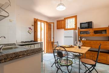 Holiday Apartment for 2 People in Bari Sardo, Ogliastra Province, Photo 2