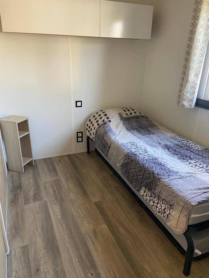 Location de vacances pour 6 personnes, avec jacuzzi ainsi que jardin et piscine dans Luna Park La Palmyre - 2