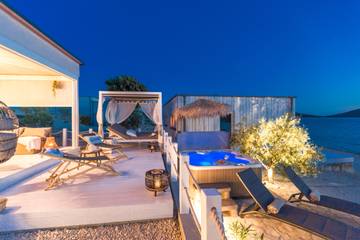 Villa pour 6 Personnes dans Drage, Dalmatie continentale, Photo 1