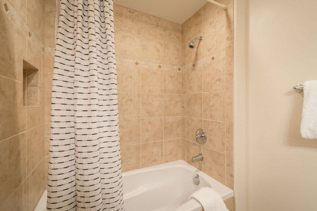 Ganze Wohnung, Waterside Village C | On The River | Prime Location | Downtown Steamboat in Steamboat Springs, Medicine Bow-Routt Nationalwald