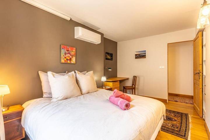 Gîte pour 4 personnes, avec Terrasse ainsi que Jardin et Piscine à Vic-le-Comte - 4